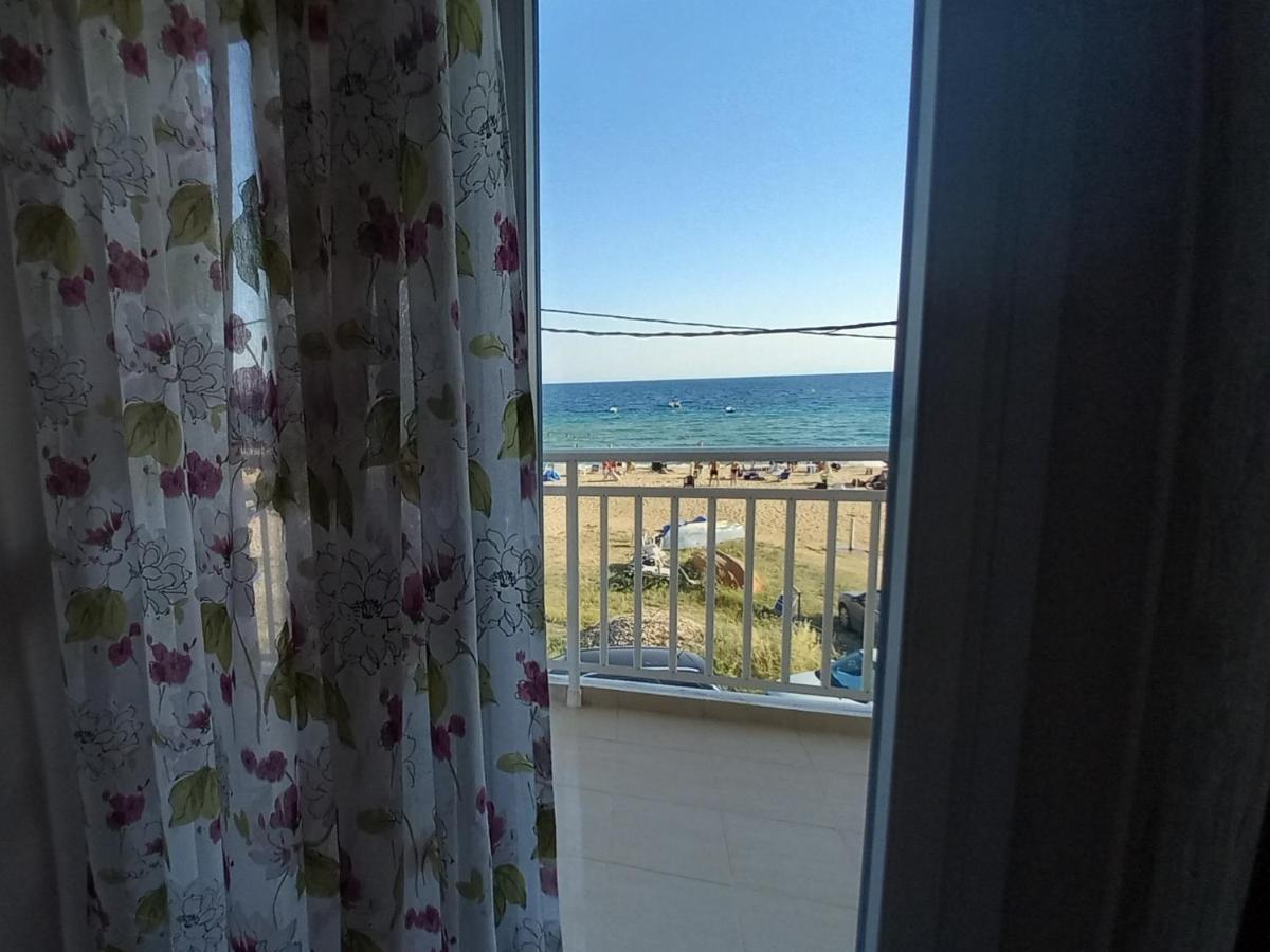 "Breeze" Front To The Sea - Hakidiki Villa Flogita Exterior photo